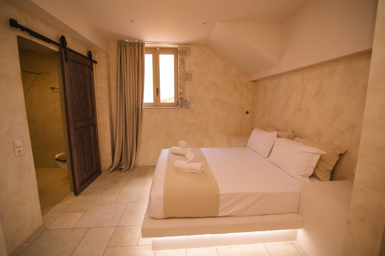 Mani Luxury Suites And Studios In Gytheio With Private Pools Exterior photo