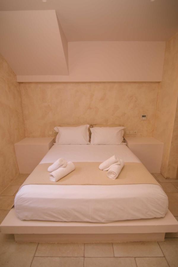 Mani Luxury Suites And Studios In Gytheio With Private Pools Exterior photo