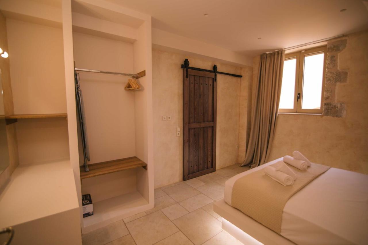 Mani Luxury Suites And Studios In Gytheio With Private Pools Exterior photo