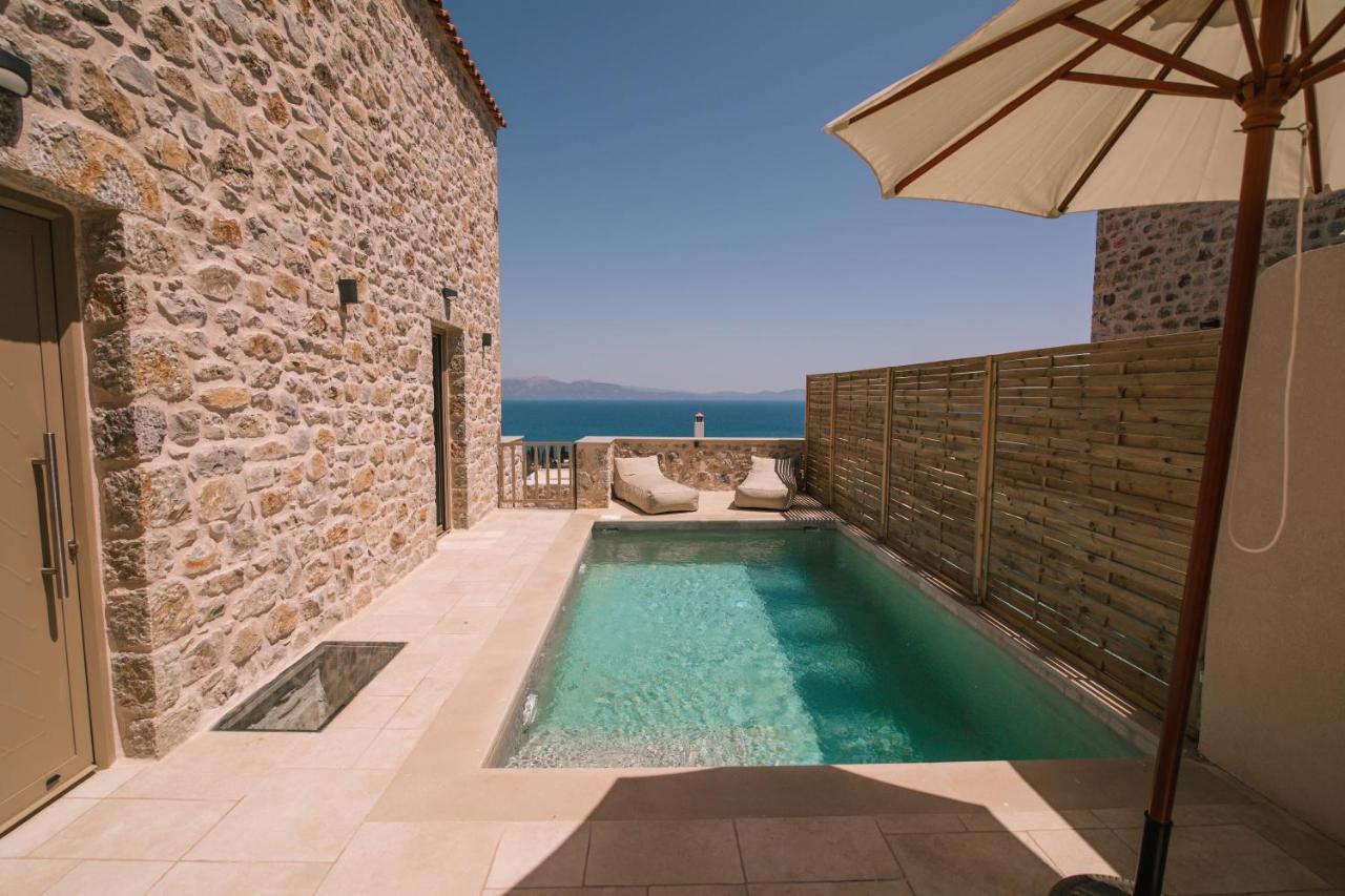 Mani Luxury Suites And Studios In Gytheio With Private Pools Exterior photo