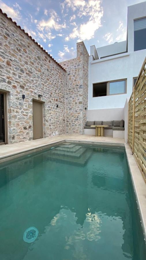 Mani Luxury Suites And Studios In Gytheio With Private Pools Exterior photo