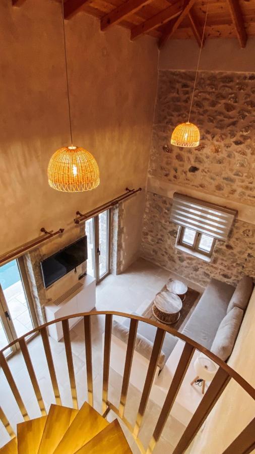 Mani Luxury Suites And Studios In Gytheio With Private Pools Exterior photo