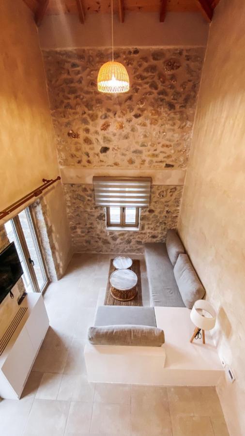 Mani Luxury Suites And Studios In Gytheio With Private Pools Exterior photo