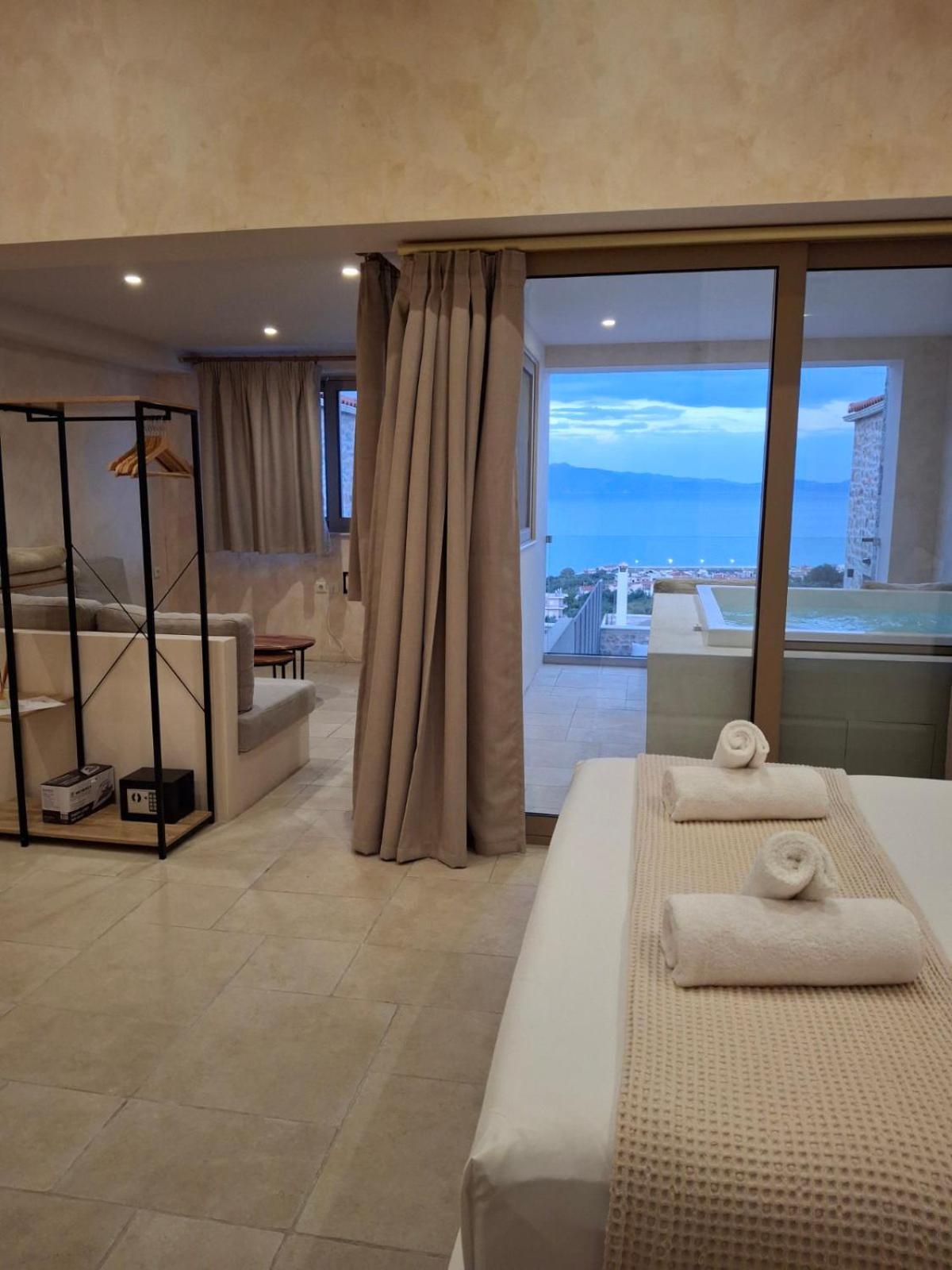 Mani Luxury Suites And Studios In Gytheio With Private Pools Exterior photo