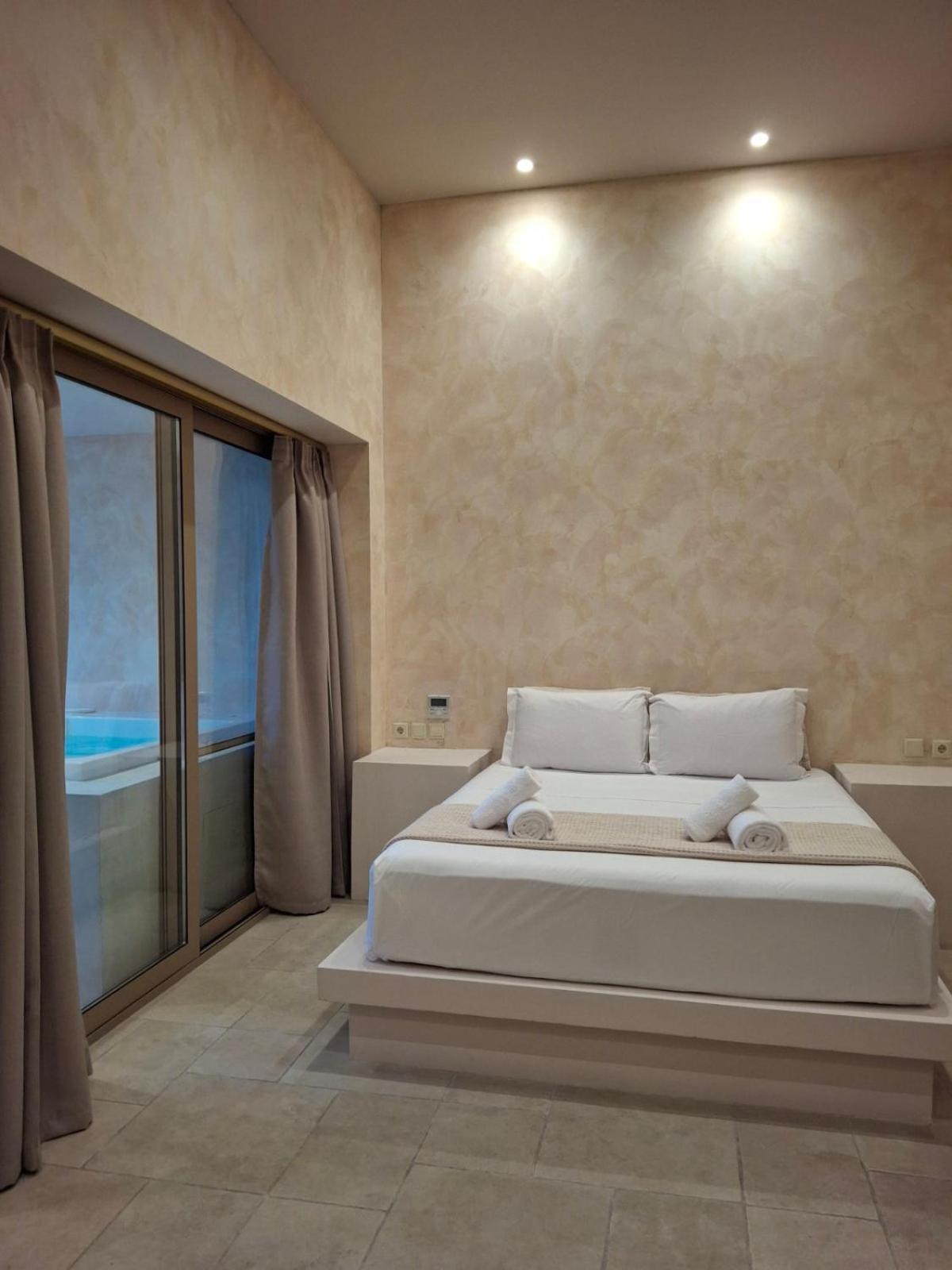 Mani Luxury Suites And Studios In Gytheio With Private Pools Exterior photo